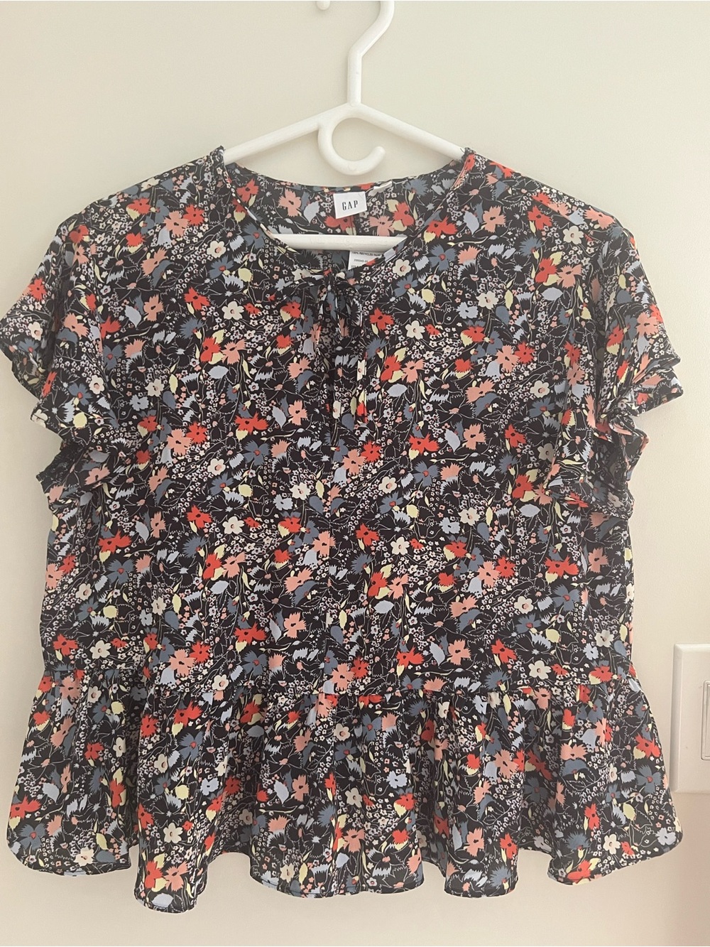 GAP Navy Floral Ruffle Peplum Top, size M